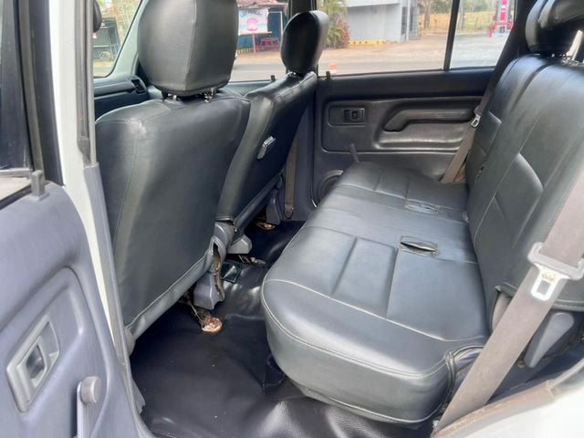 2002 Toyota Land Cruiser Disponible para alquiler Surf 4x4 11 Personas - 20907397 - 15