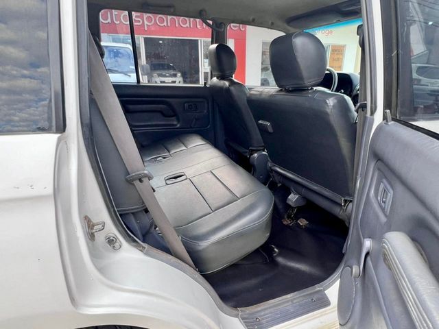 2002 Toyota Land Cruiser Disponible para alquiler Surf 4x4 11 Personas - 20907397 - 17