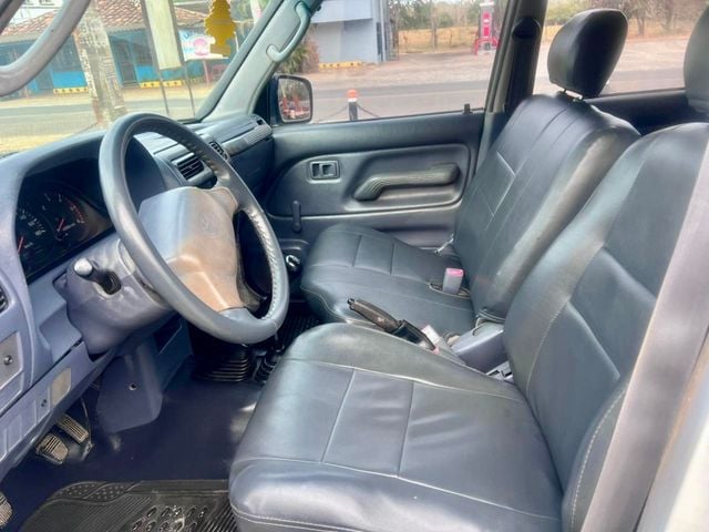 2002 Toyota Land Cruiser Disponible para alquiler Surf 4x4 11 Personas - 20907397 - 19