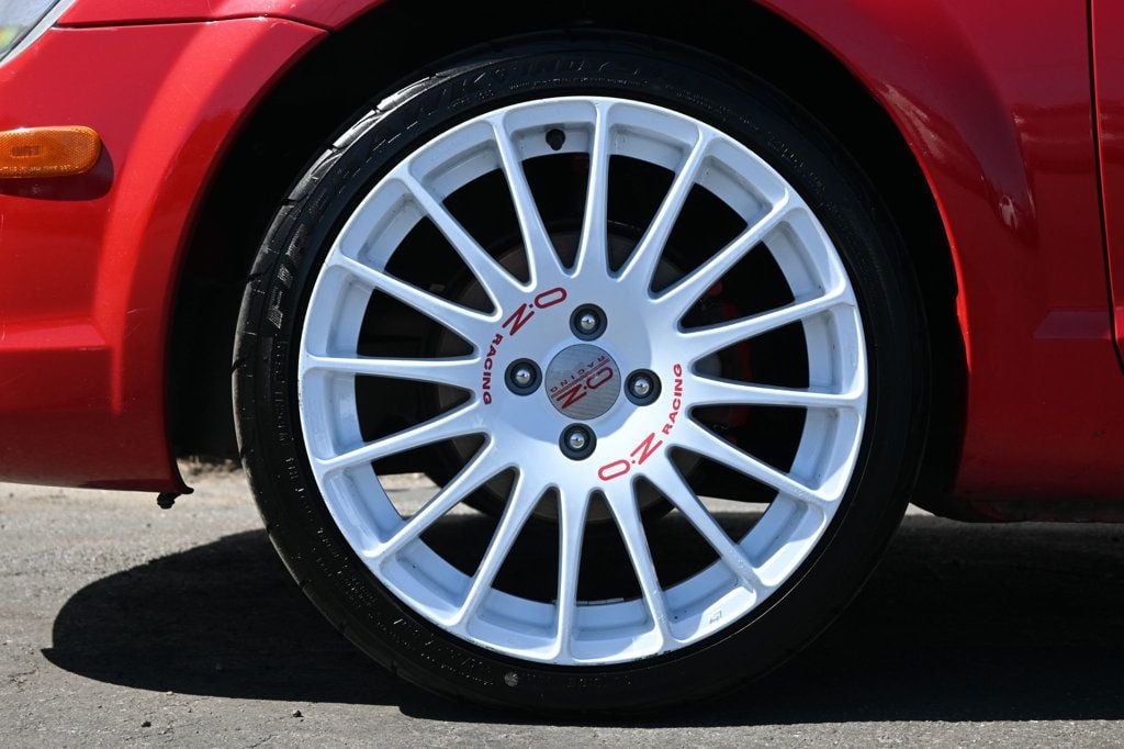 2002 Toyota MR2 Spyder photo 3
