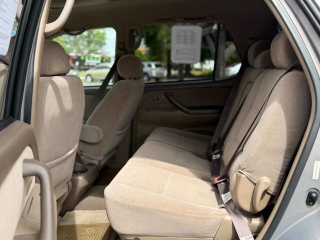 2002 Toyota Sequoia 4dr SR5 - 23024669 - 10