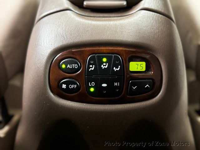 2002 Toyota Sequoia 4dr SR5 4WD - 23033950 - 29