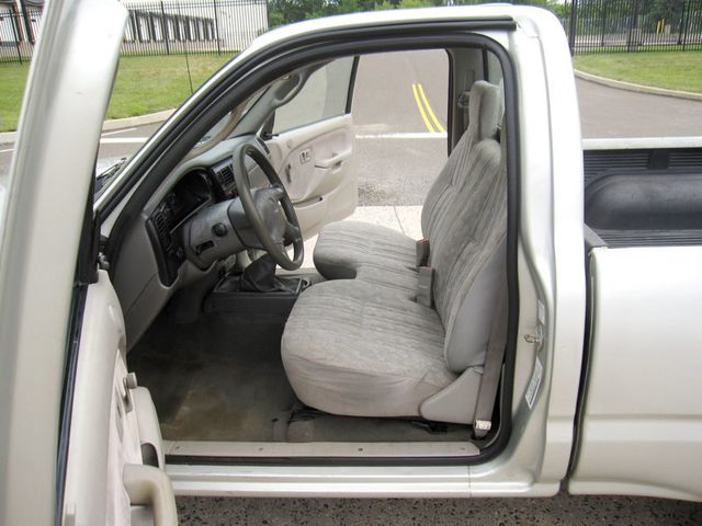 2002 Toyota Tacoma Reg Cab Manual - 23052010 - 17