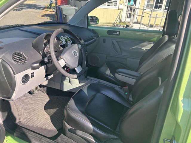 2002 Volkswagen New Beetle 2dr Coupe GLS Automatic - 23016899 - 11