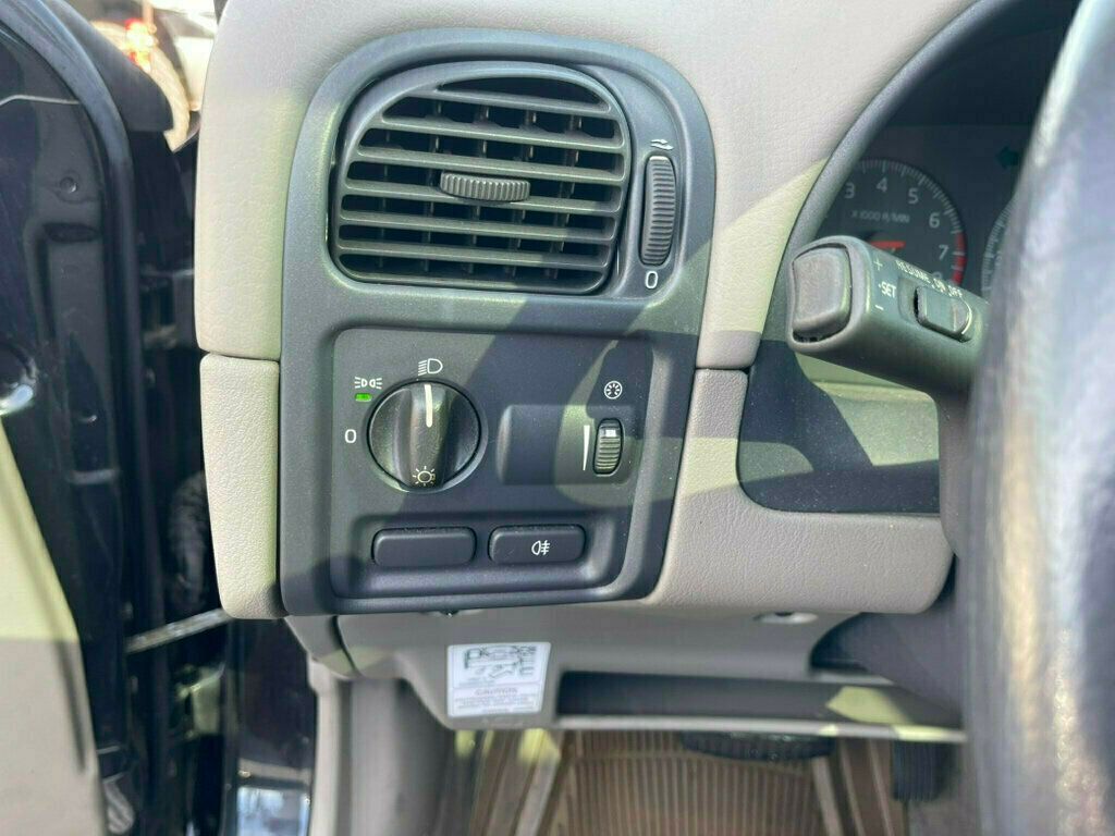 2002 Volvo S40 1.9T - 22944428 - 13