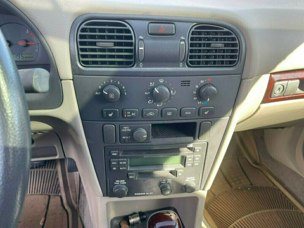 2002 Volvo S40 1.9T - 22944428 - 16