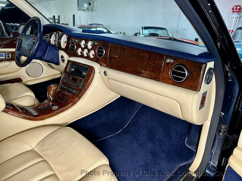 Bentley Arnage photo 12