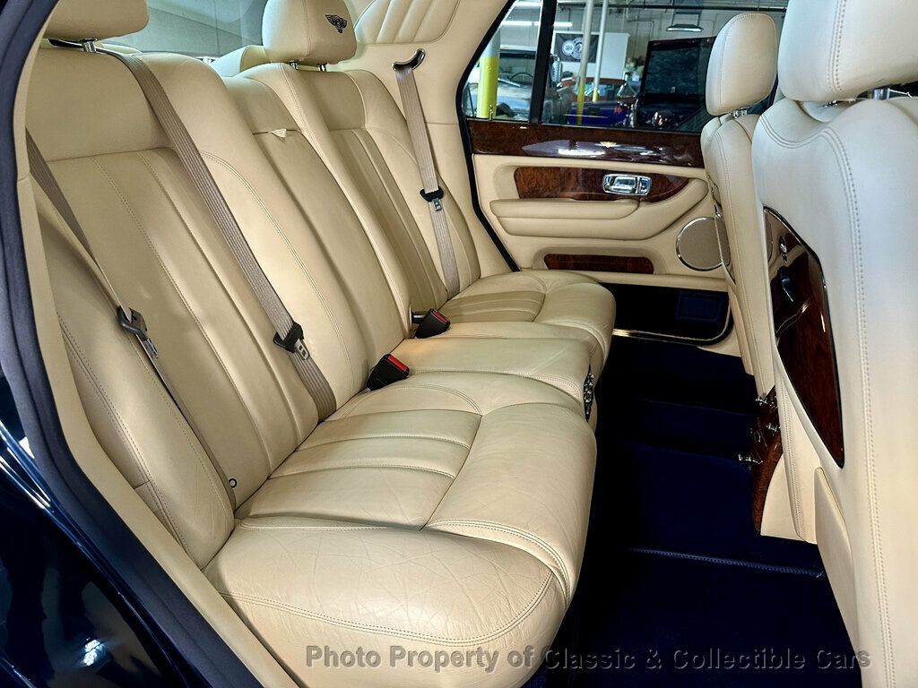 Bentley Arnage photo 16