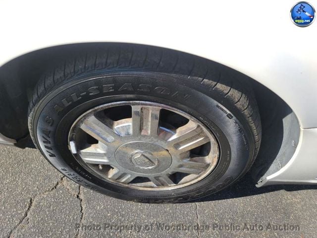 2003 Cadillac DeVille Base Trim - 22935643 - 4