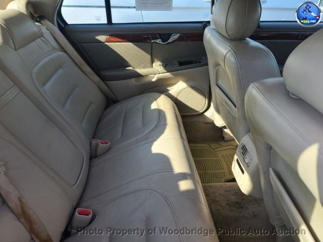 2003 Cadillac DeVille Base Trim - 22935643 - 6