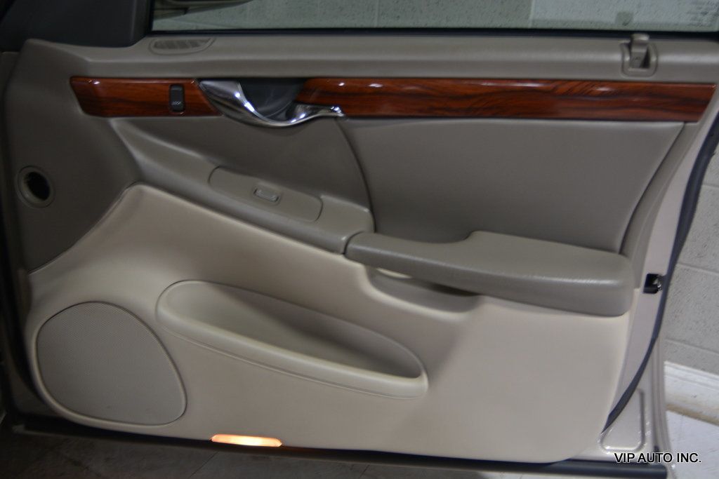 2003 Cadillac DeVille Base Trim - 22892225 - 9