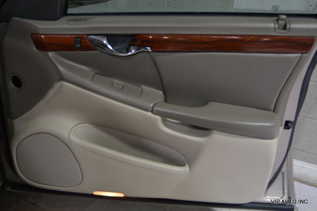 2003 Cadillac DeVille Base Trim - 22892225 - 9