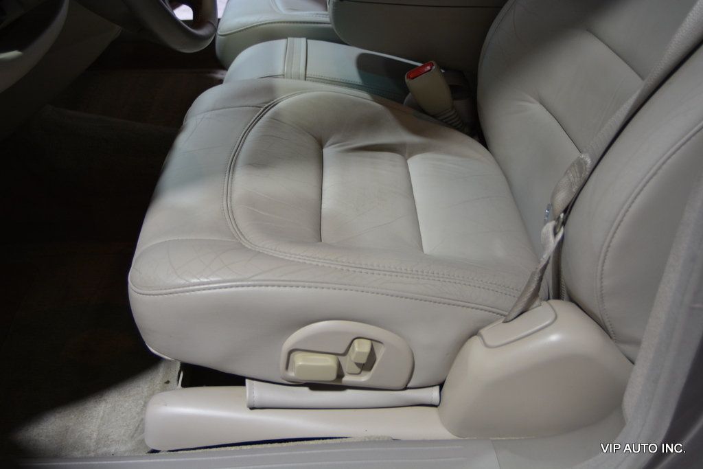 2003 Cadillac DeVille Base Trim - 22892225 - 16