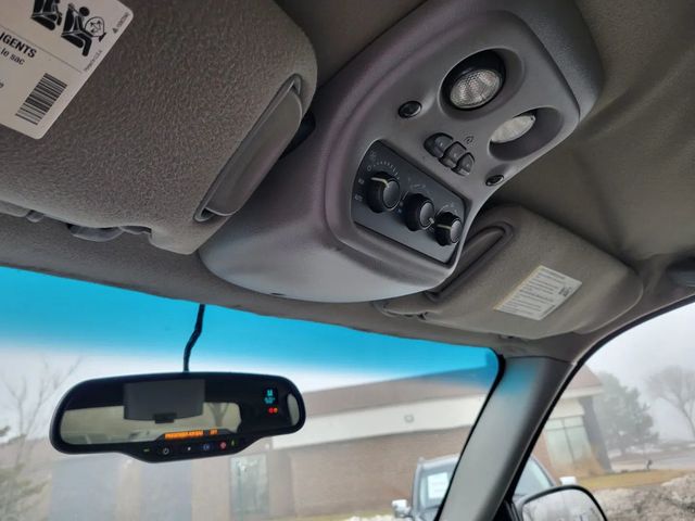 2003 Cadillac Escalade Sport Utility 4D - 22989303 - 29