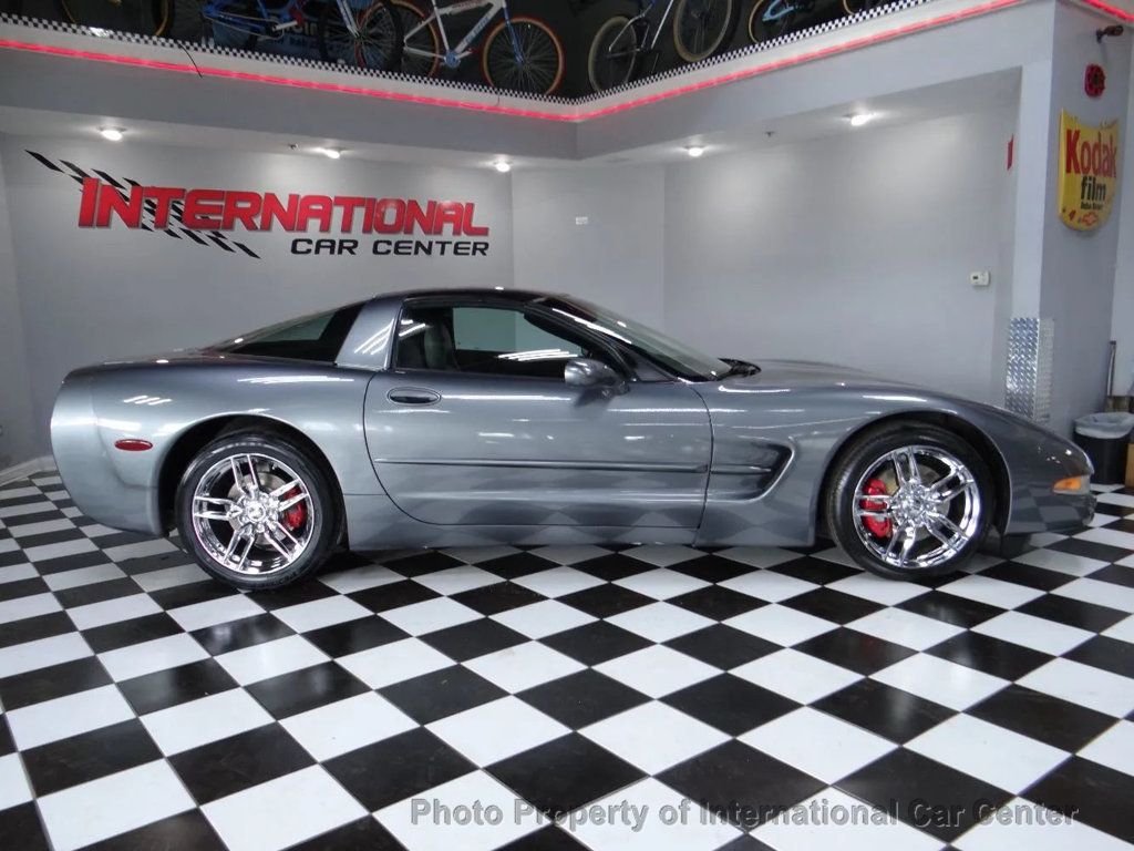 2003 Chevrolet Corvette photo 2