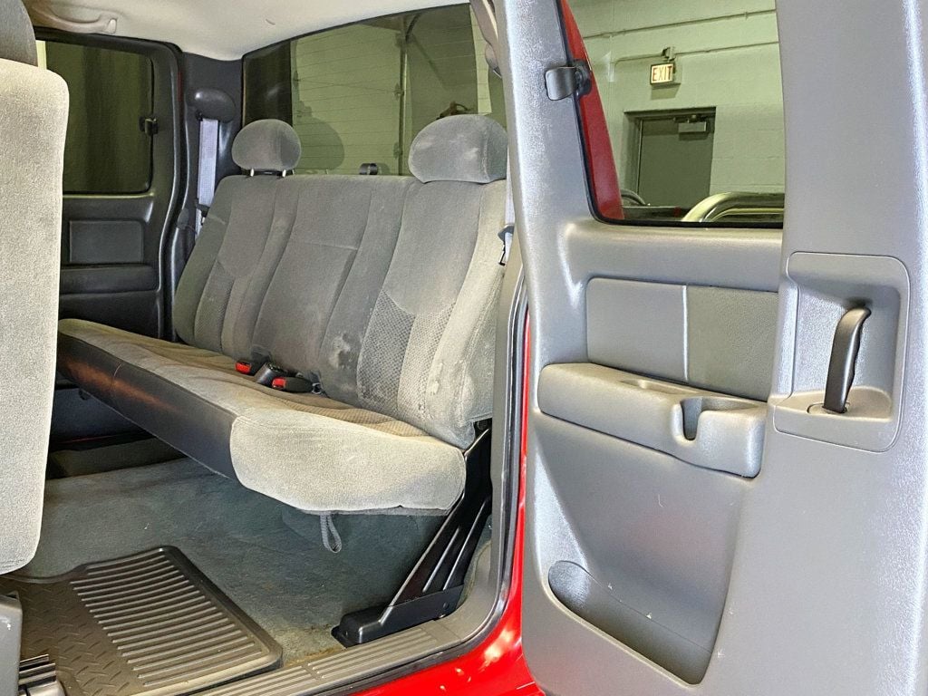 2003 Chevrolet Silverado 1500 Ext Cab 143.5" WB 4WD LS - 22983274 - 41