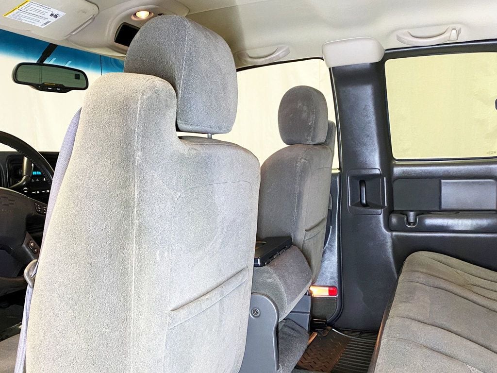 2003 Chevrolet Silverado 1500 Ext Cab 143.5" WB 4WD LS - 22983274 - 44