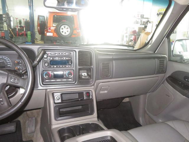 2003 Chevrolet Suburban EXTRA CLEAN SUBURBAN 4X4 LEATHER LOW MILES Z71  - 23023584 - 37