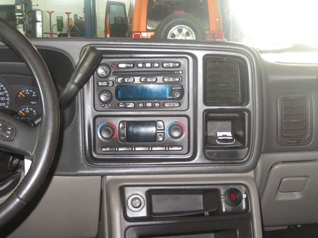 2003 Chevrolet Suburban EXTRA CLEAN SUBURBAN 4X4 LEATHER LOW MILES Z71  - 23023584 - 38