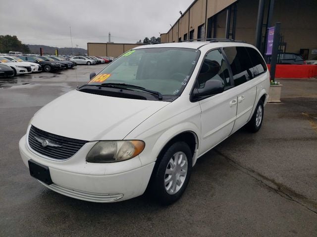 2003 Chrysler Town & Country EX photo 4