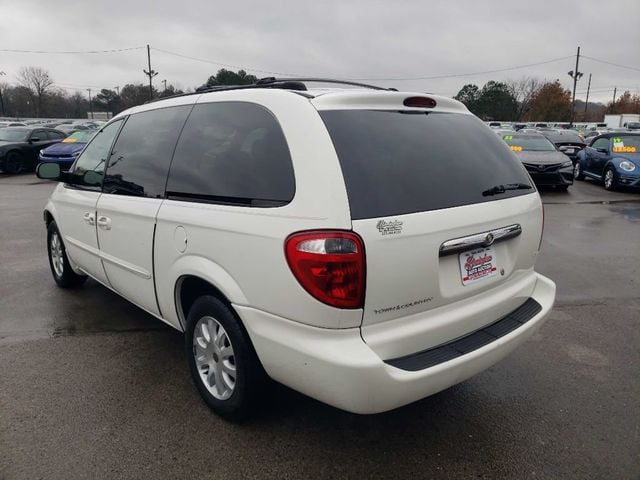 2003 Chrysler Town & Country EX photo 5