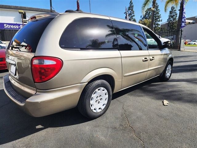 2003 Chrysler Town & Country 4dr FWD - 22666310 - 2