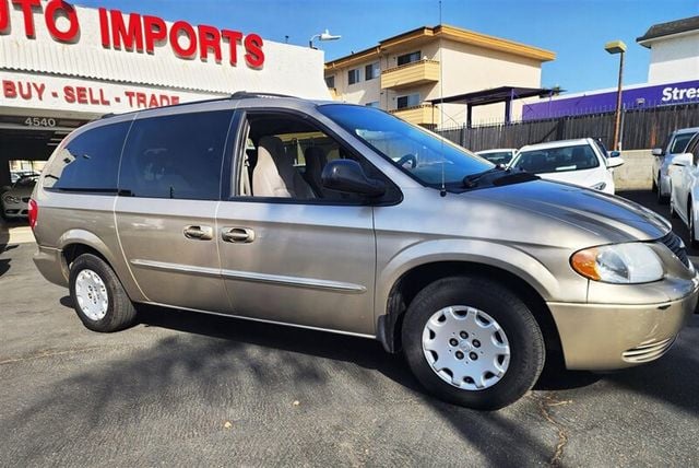 2003 Chrysler Town & Country 4dr FWD - 22666310 - 4