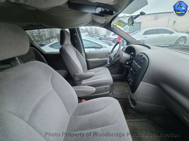 2003 Dodge Caravan 4dr Grand Sport 119" WB - 22966341 - 8