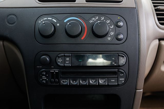 2003 Dodge Intrepid 4dr Sedan SE - 22972672 - 33