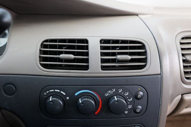 2003 Dodge Intrepid 4dr Sedan SE - 22972672 - 34