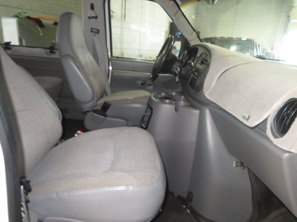 2003 Ford Econoline Wagon ECONOLINE E350 SUPER DUTY 1OWNER AZ 12 PASSENGER VAN LOW MILES  - 22920281 - 24