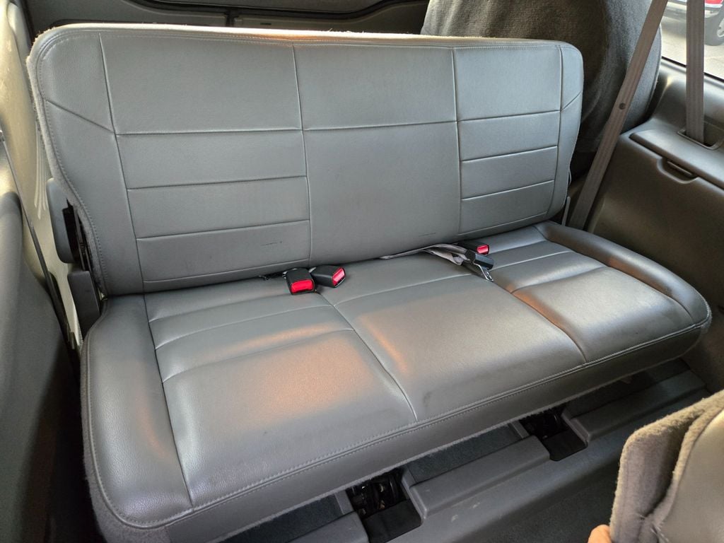 2003 Ford Excursion 137" WB 6.0L XLT - 23021436 - 99