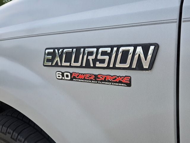2003 Ford Excursion 137" WB 6.0L XLT - 23021436 - 3