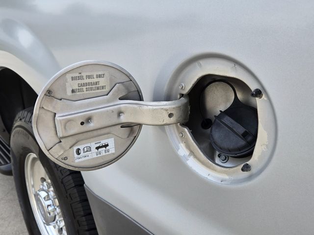 2003 Ford Excursion 137" WB 6.0L XLT - 23021436 - 40