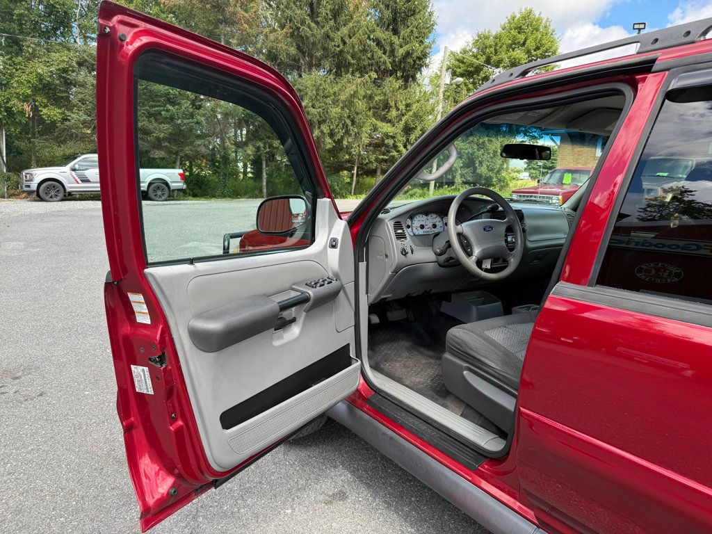 2003 Ford Explorer Sport Trac XLT photo 18