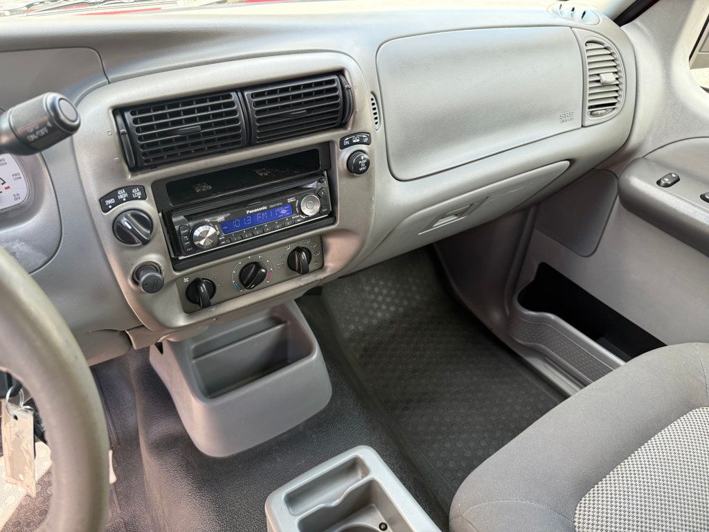 2003 Ford Explorer Sport Trac XLT photo 26