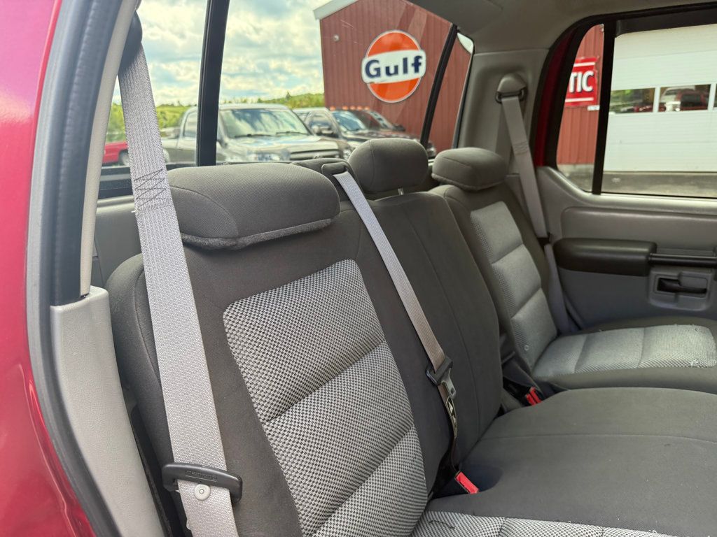 2003 Ford Explorer Sport Trac XLT photo 38