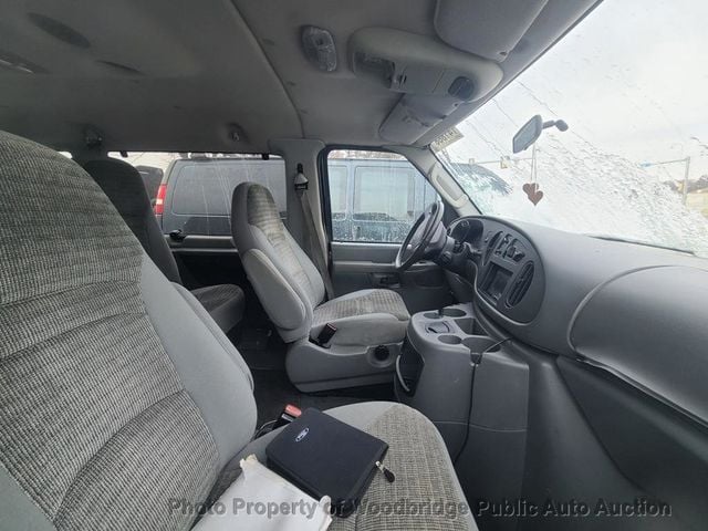 2003 Ford E-150  - 22746562 - 2