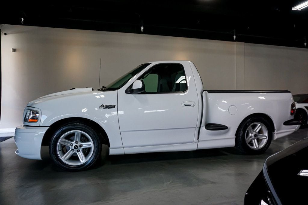 2003 Ford F-150 SVT Lightning photo 16