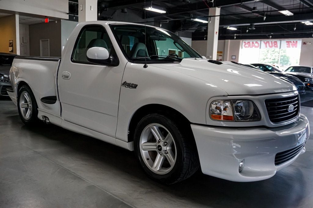 2003 Ford F-150 SVT Lightning photo 21