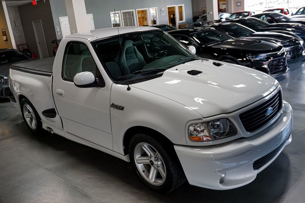 2003 Ford F-150 SVT Lightning photo 23