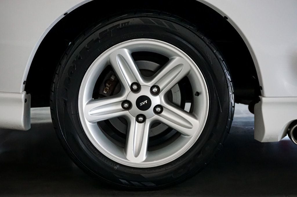 2003 Ford F-150 SVT Lightning photo 30