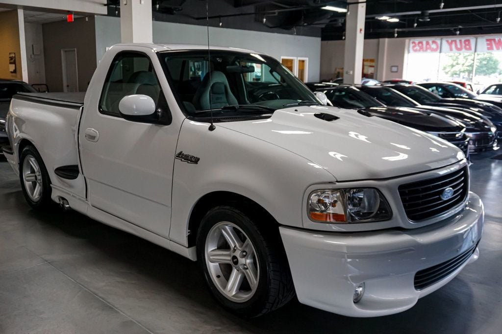 2003 Ford F-150 SVT Lightning photo 4