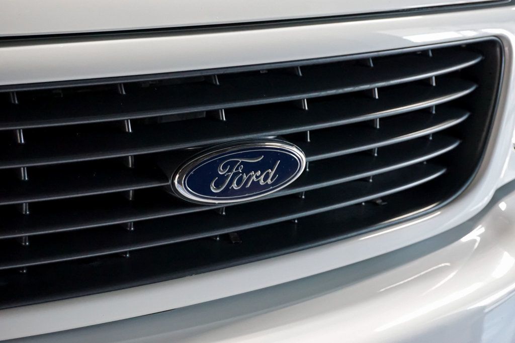 2003 Ford F-150 SVT Lightning photo 40