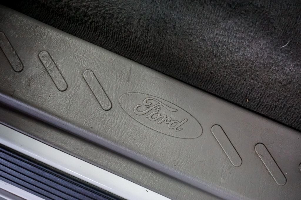 2003 Ford F-150 SVT Lightning photo 43