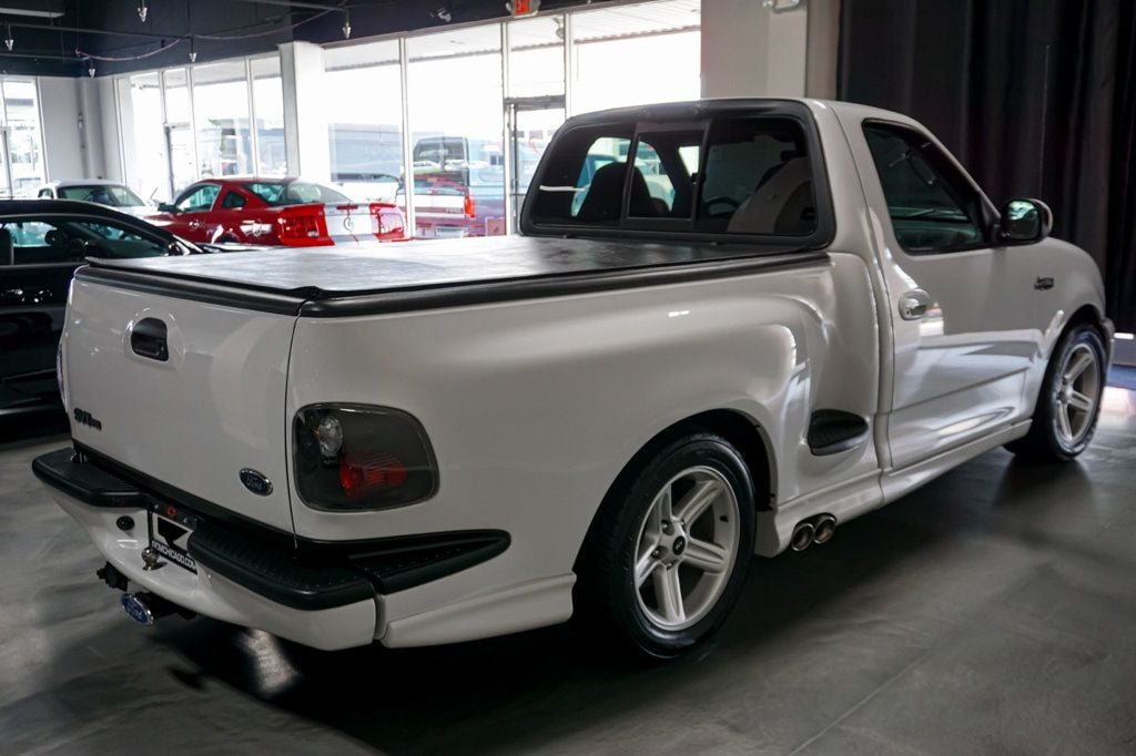 2003 Ford F-150 SVT Lightning photo 5