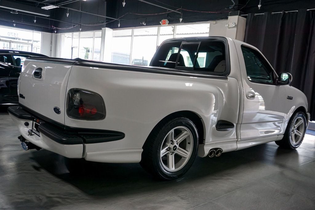 2003 Ford F-150 SVT Lightning photo 6