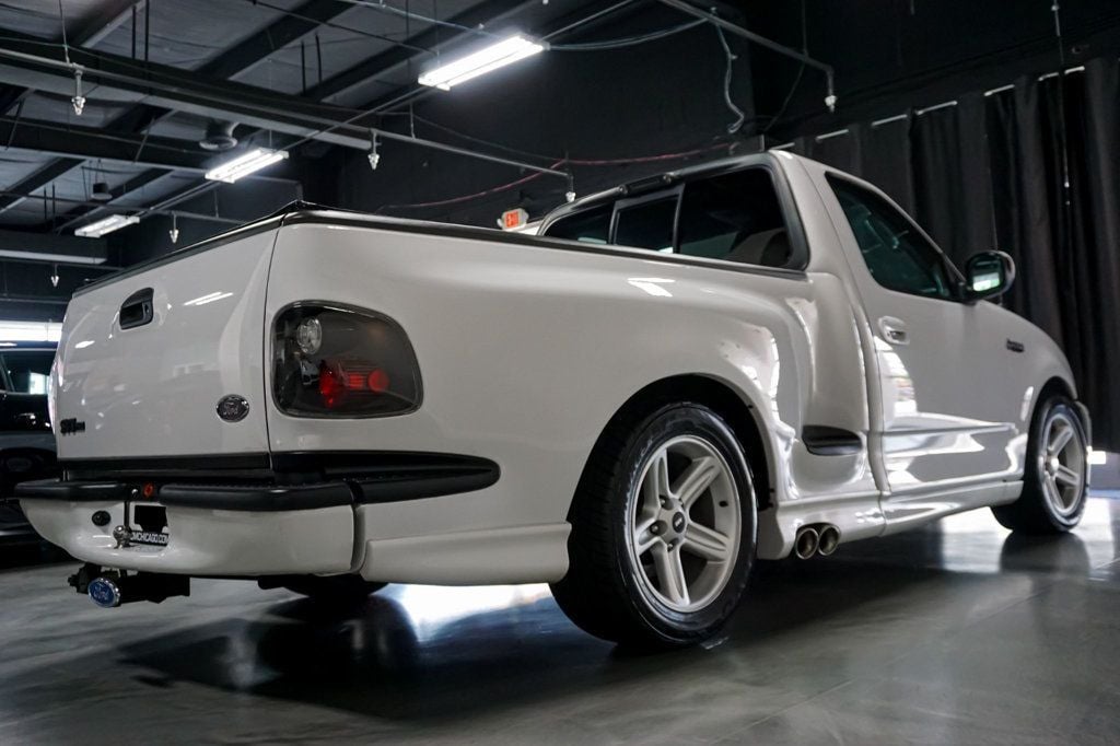 2003 Ford F-150 SVT Lightning photo 7