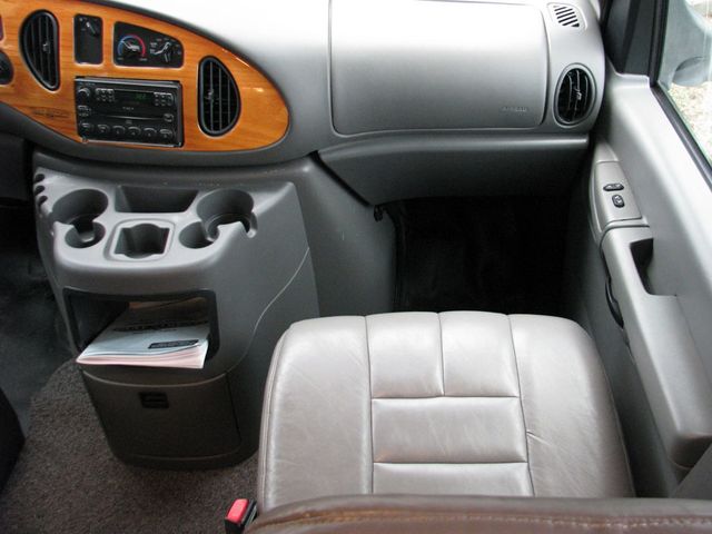 2003 Ford Gulf Stream Gulf Stream Generator Slideout Fully Self Contained - 22940918 - 22