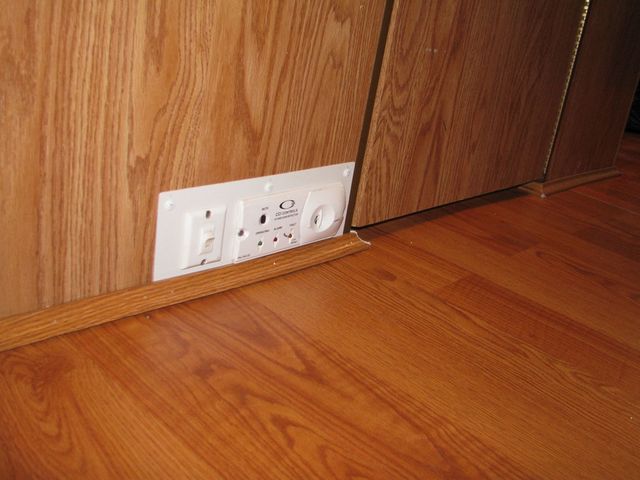 2003 Ford Gulf Stream Gulf Stream Generator Slideout Fully Self Contained - 22940918 - 37